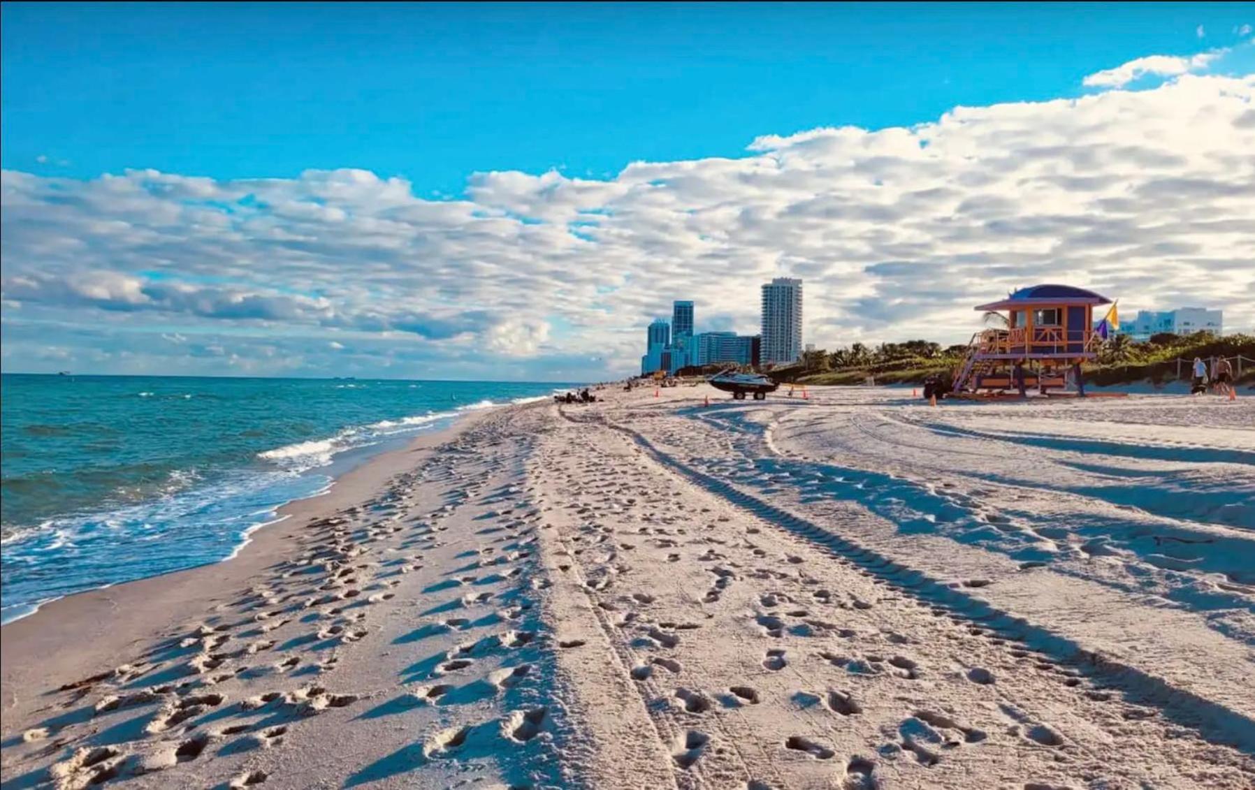 North Beach Steps To Sea Miami Apartment With Free Parking Family And Pet Friendly ไมอามีบีช ภายนอก รูปภาพ