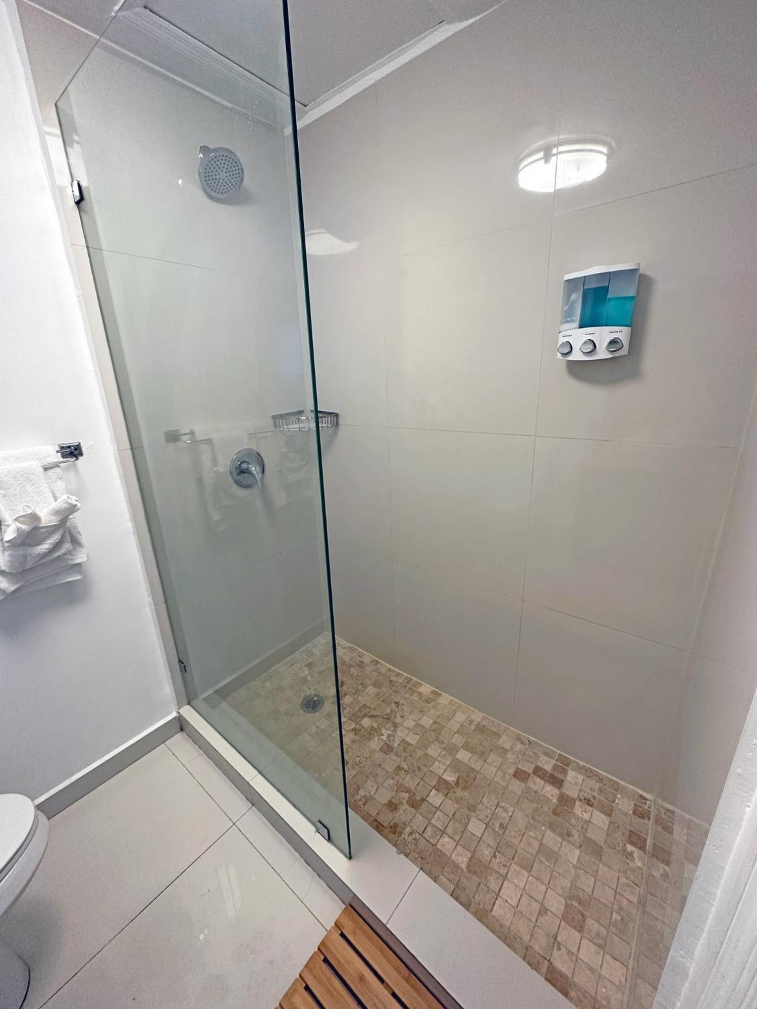North Beach Steps To Sea Miami Apartment With Free Parking Family And Pet Friendly ไมอามีบีช ภายนอก รูปภาพ
