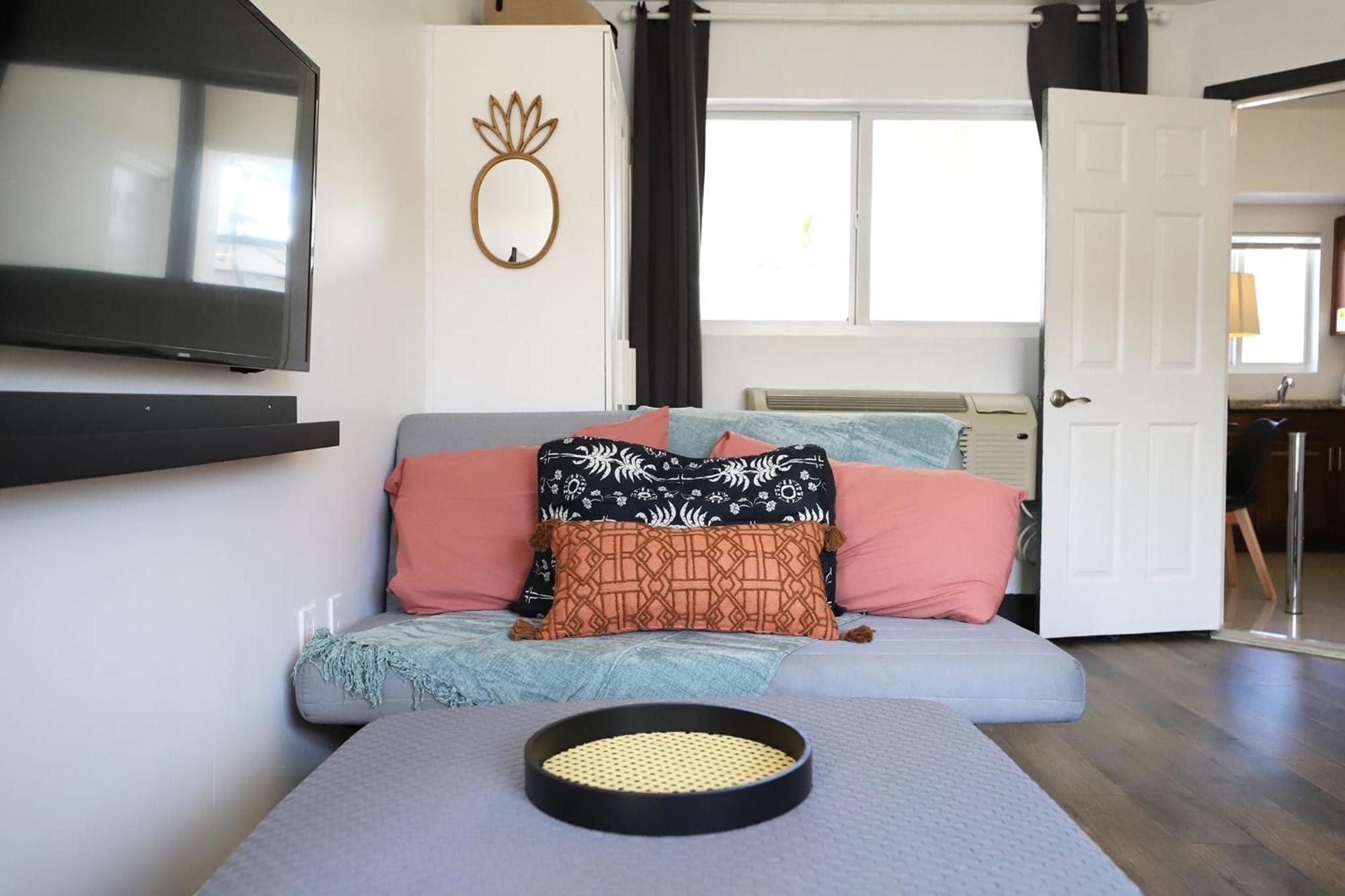 North Beach Steps To Sea Miami Apartment With Free Parking Family And Pet Friendly ไมอามีบีช ภายนอก รูปภาพ