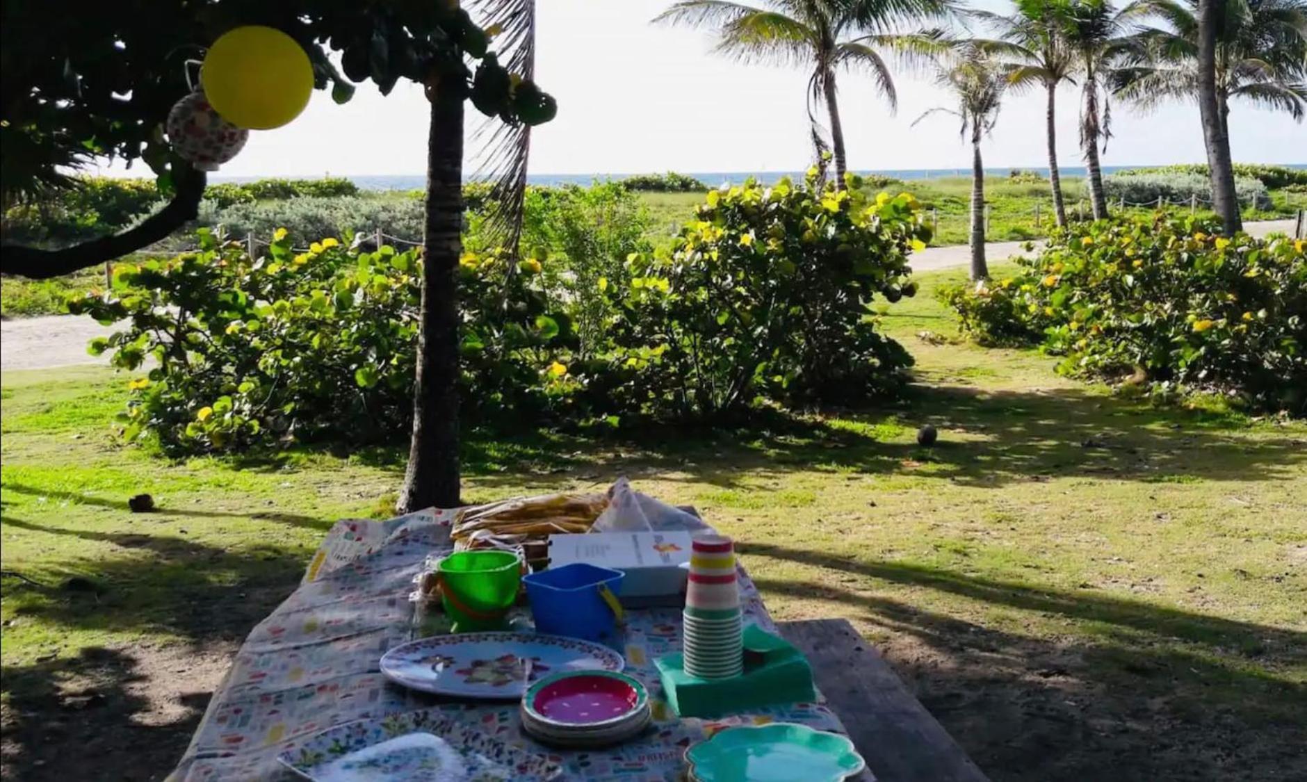 North Beach Steps To Sea Miami Apartment With Free Parking Family And Pet Friendly ไมอามีบีช ภายนอก รูปภาพ