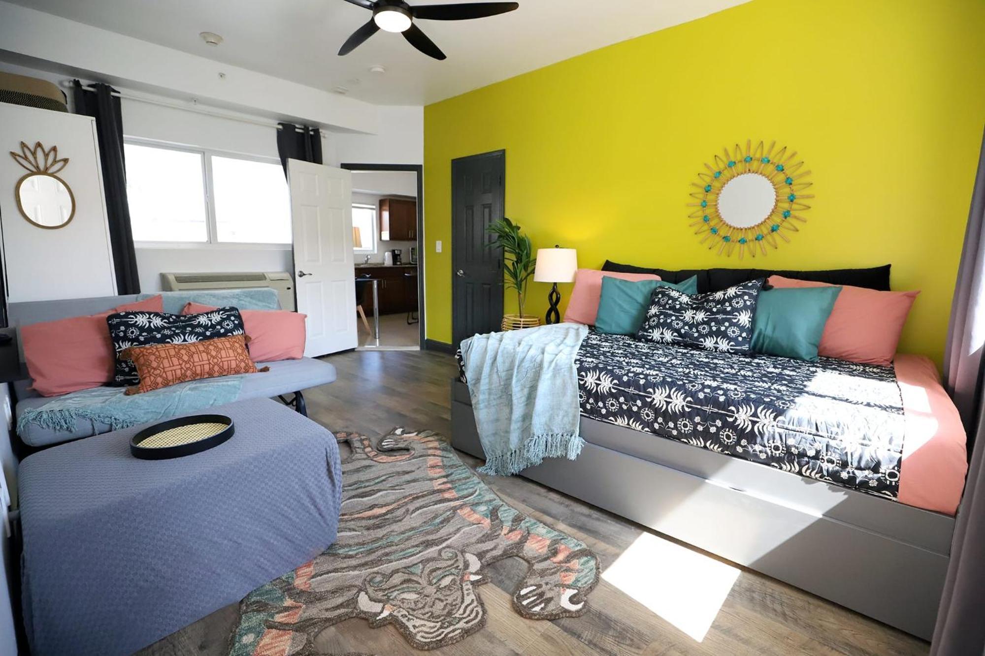 North Beach Steps To Sea Miami Apartment With Free Parking Family And Pet Friendly ไมอามีบีช ภายนอก รูปภาพ