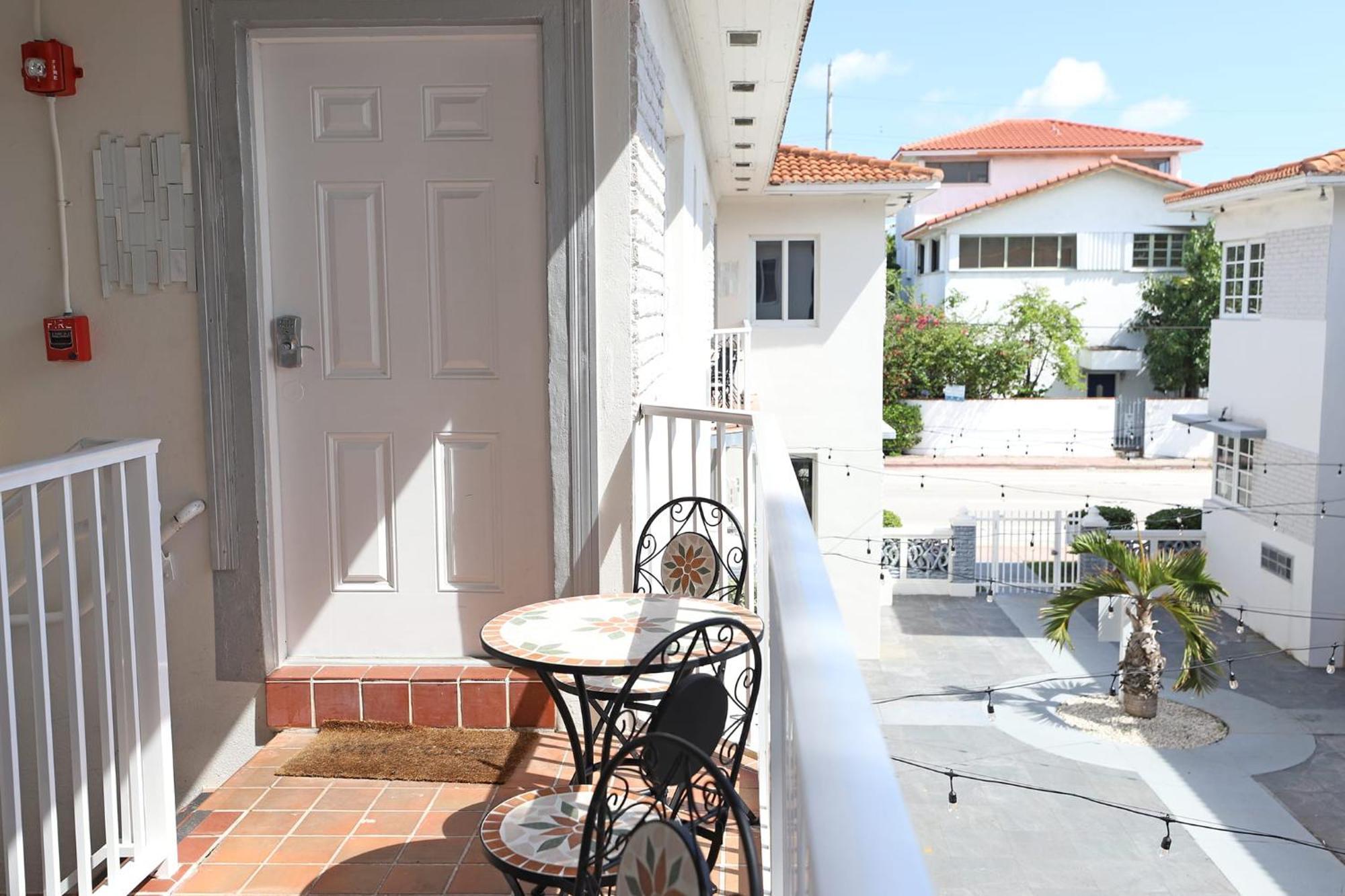 North Beach Steps To Sea Miami Apartment With Free Parking Family And Pet Friendly ไมอามีบีช ภายนอก รูปภาพ